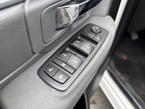 Used 2016 RAM 1500 Classic SLT AWD/4WD image 26