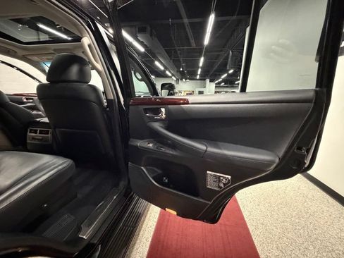 Used 2014 Lexus LX 570 4WD image 32