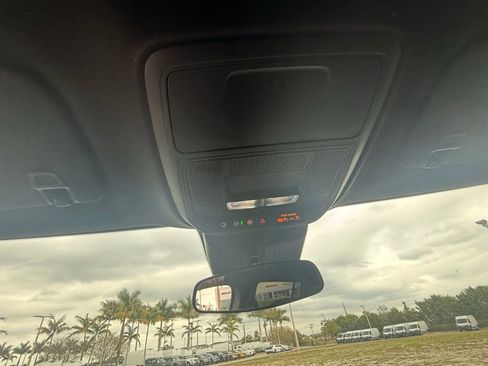 Used 2024 Chevrolet Traverse LT image 12