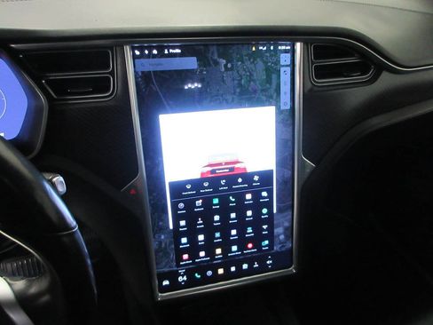 Used 2017 Tesla Model X 75D AWD/4WD image 13