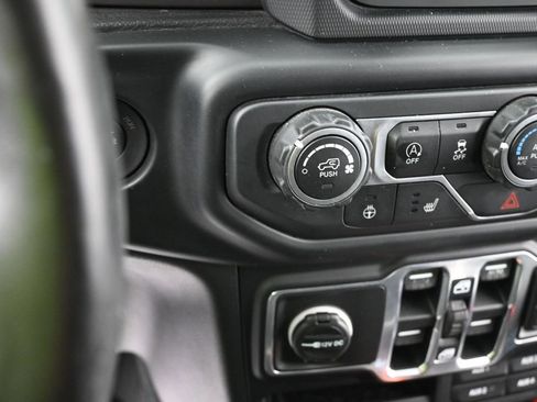 Used 2018 Jeep Wrangler Unlimited Sport S AWD/4WD image 12