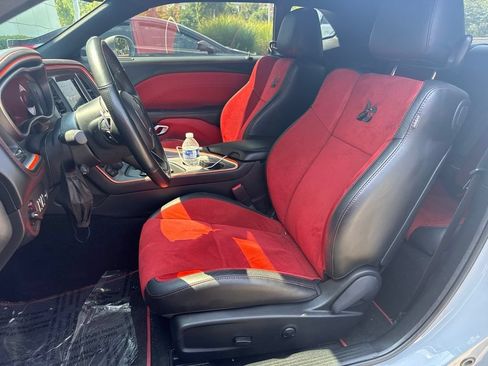Used 2022 Dodge Challenger R/T Scat Pack RWD image 10