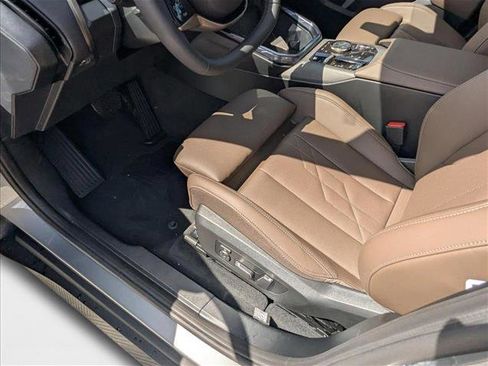 Used 2025 BMW X3 xDrive30i w/ Convenience Package image 4