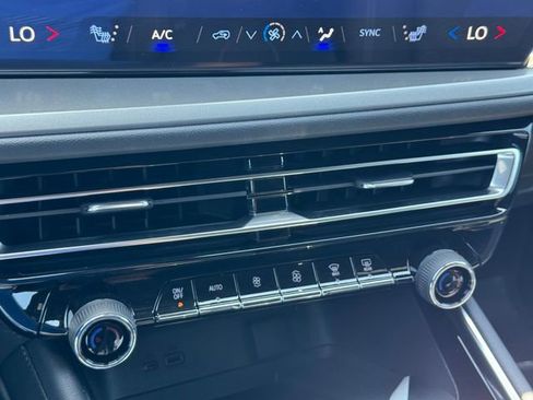 New 2026 Chevrolet Traverse LT FWD image 18