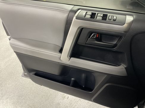 Used 2012 Toyota 4Runner SR5 image 14