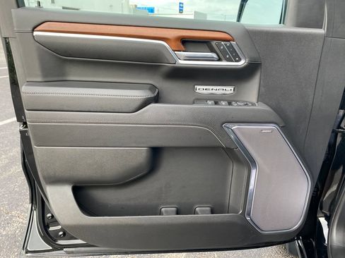 Used 2023 GMC Sierra 1500 Denali AWD/4WD image 19