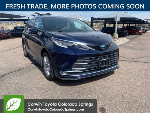 Used 2022 Toyota Sienna Limited AWD/4WD image 1
