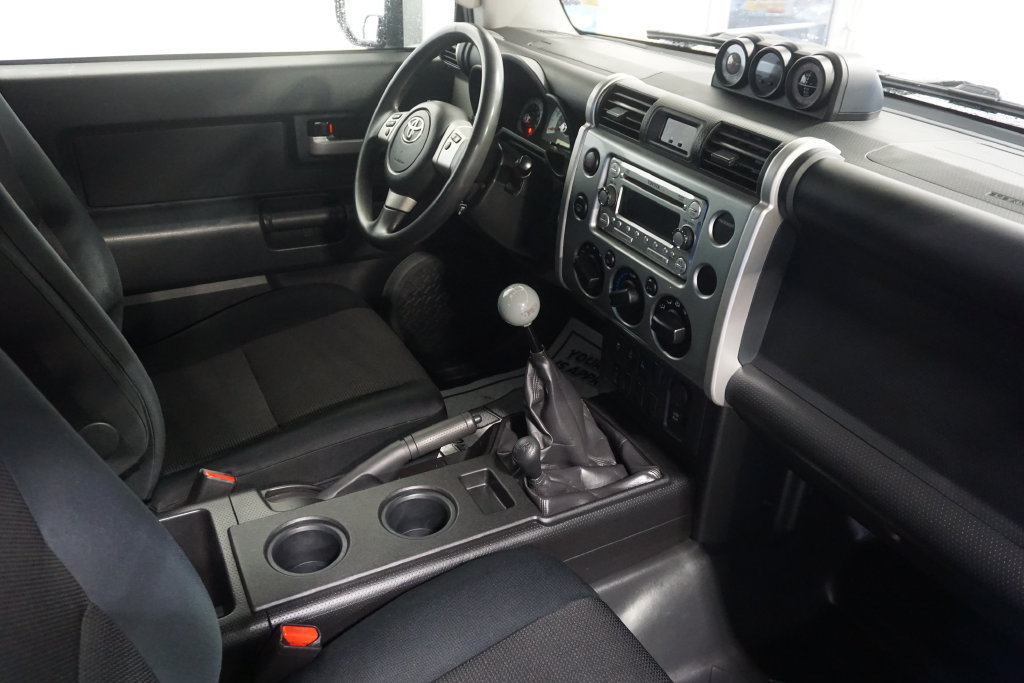 Used 2012 Toyota FJ Cruiser 4WD w/ Convenience Pkg image 21