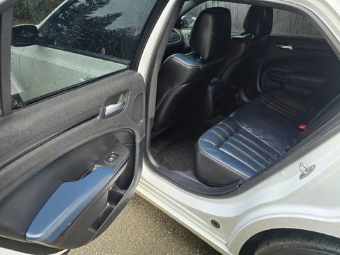 Used 2015 Chrysler 300 S image 17