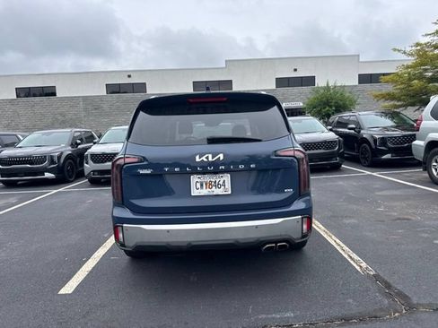 Used 2023 Kia Telluride EX w/ EX Captain's Chair Package AWD/4WD image 4