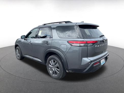 Used 2025 Nissan Pathfinder SV AWD/4WD image 7
