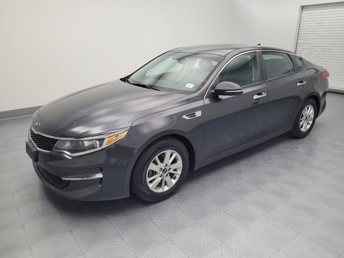 Used 2018 Kia Optima LX FWD image 2