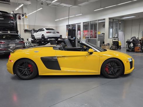Used 2018 Audi R8 V10 plus image 4