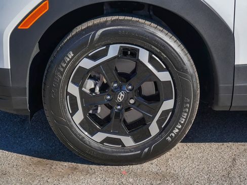 Used 2025 Hyundai Santa Fe SEL image 4