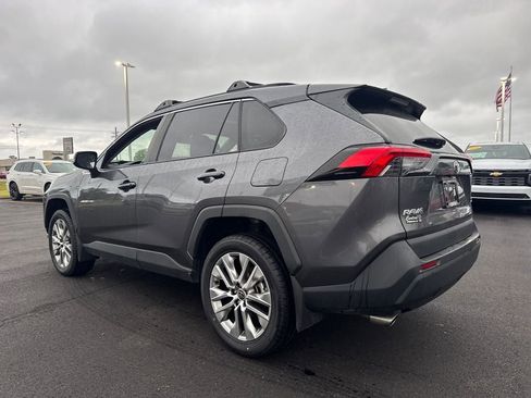 Used 2024 Toyota RAV4 XLE Premium FWD image 4