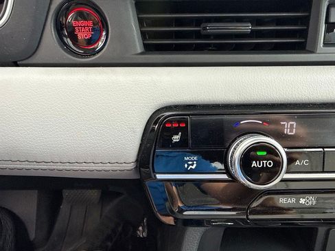 Used 2025 Honda Pilot Touring image 17