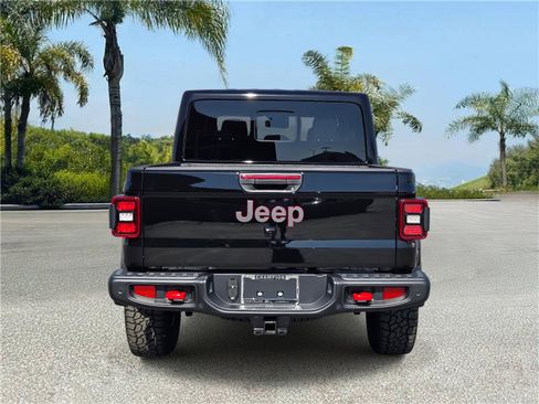 New 2025 Jeep Gladiator Rubicon image 5
