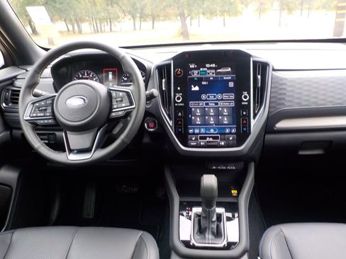 Used 2025 Subaru Forester Limited image 16