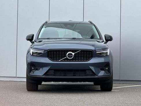 New 2026 Volvo XC40 B4 Plus w/ Climate Package image 8