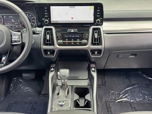 Used 2022 Kia Sorento S FWD image 22