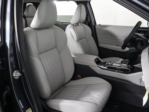 New 2025 Mitsubishi Outlander SEL image 34