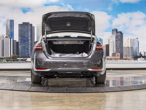 Used 2026 BMW i5 eDrive40 image 12