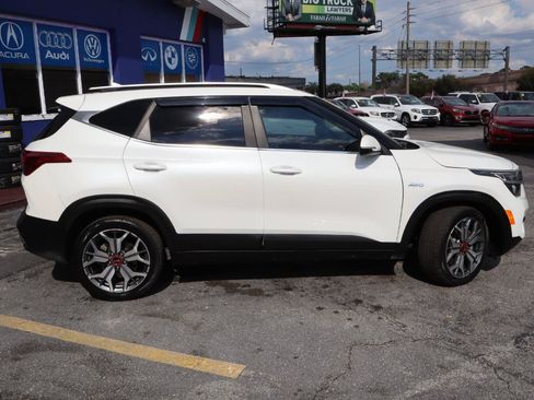 Used 2021 Kia Seltos S AWD/4WD image 2