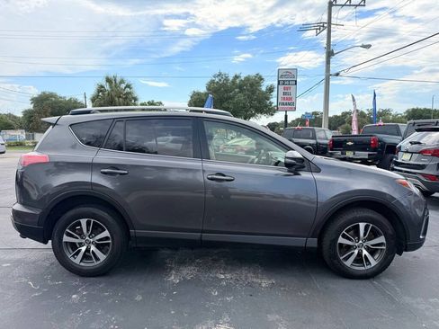 Used 2018 Toyota RAV4 XLE FWD image 3