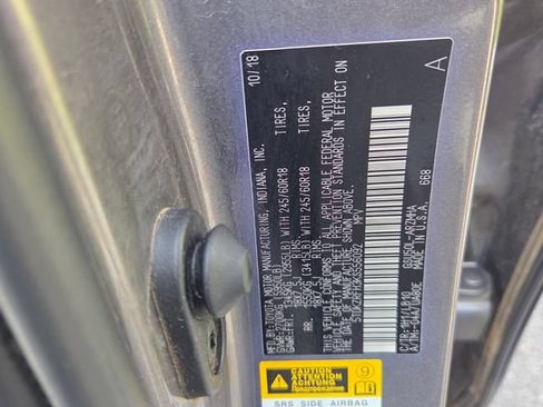 Used 2019 Toyota Highlander XLE FWD image 6