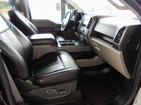 Used 2018 Ford F150 XLT w/ Equipment Group 302A Luxury AWD/4WD image 8