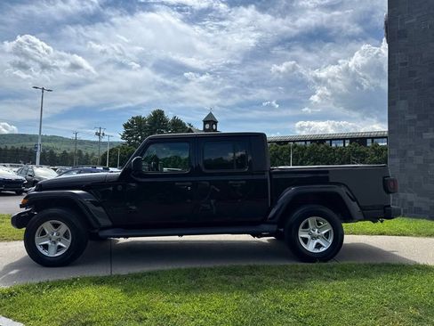 Used 2022 Jeep Gladiator Sport AWD/4WD image 7