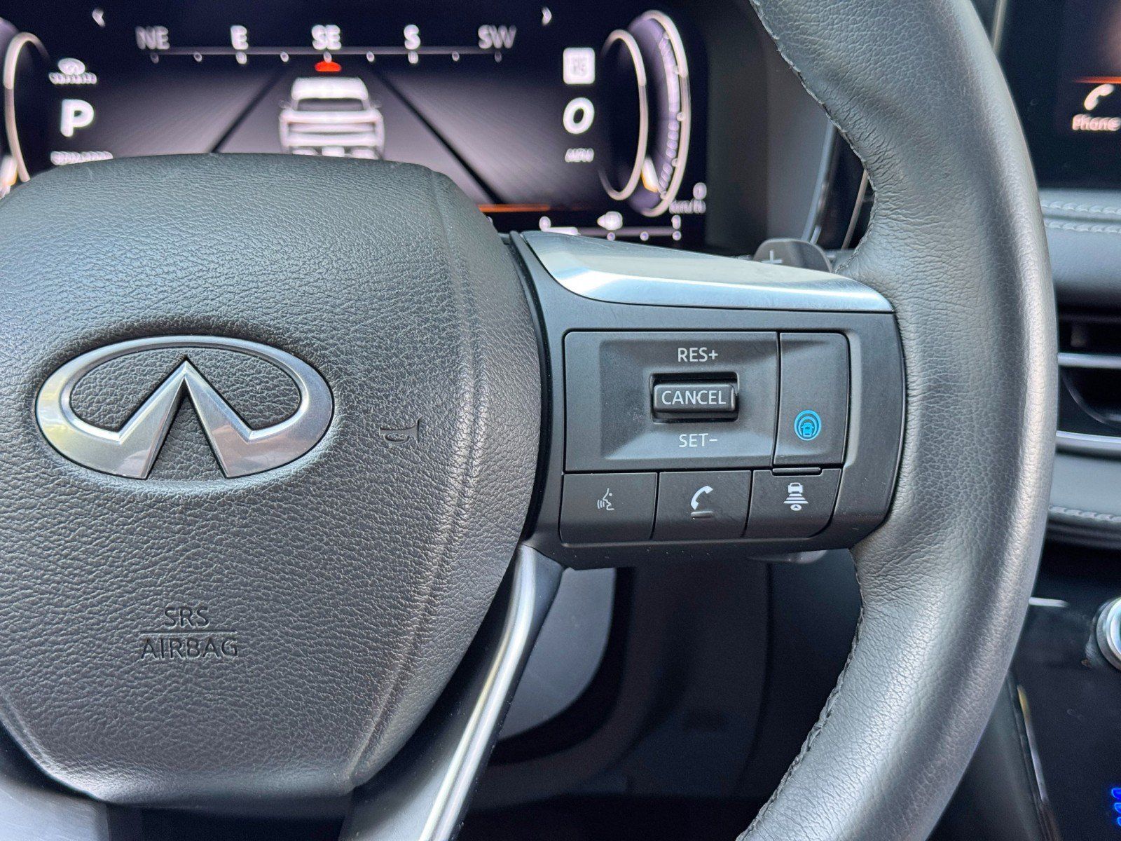 Used 2022 INFINITI QX60 Luxe w/ Performance Audio Package FWD image 23