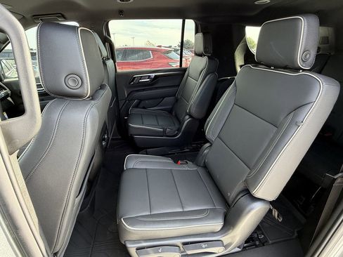 New 2026 Chevrolet Suburban Premier RWD image 24