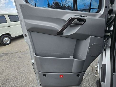 Used 2014 Mercedes-Benz Sprinter 3500 image 13