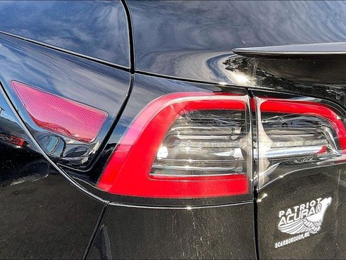 Used 2021 Tesla Model 3 Performance image 30