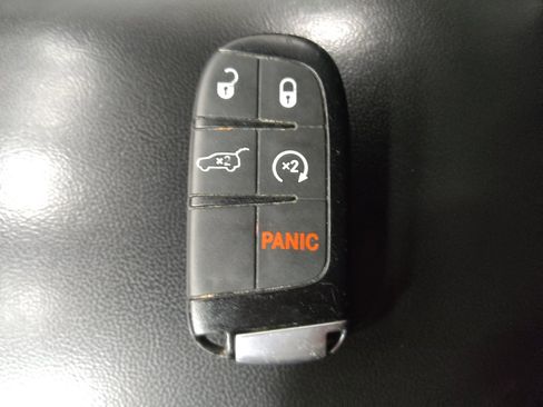 Used 2019 Jeep Grand Cherokee Altitude AWD/4WD image 32