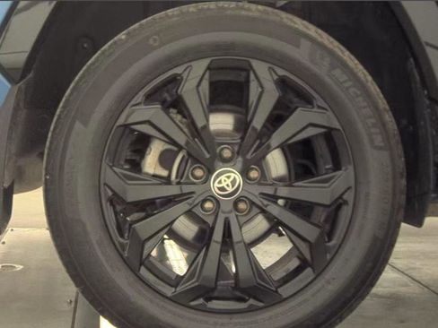 Used 2024 Toyota RAV4 SE AWD/4WD image 5