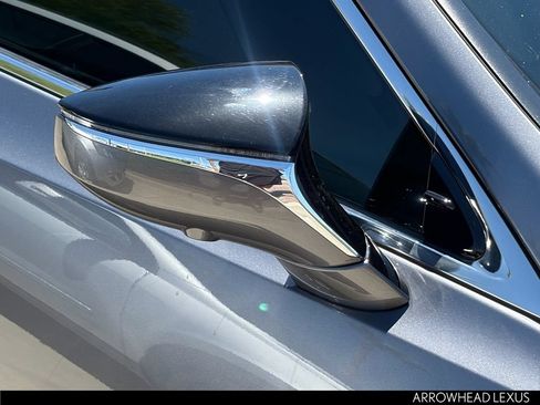 Used 2019 Lexus ES 300h w/ Accessory Package 2 FWD image 7