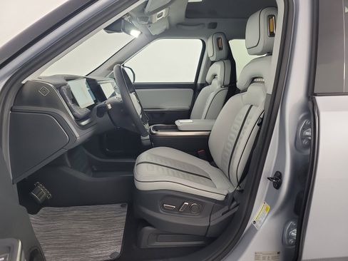Used 2024 Rivian R1S Adventure AWD/4WD image 20