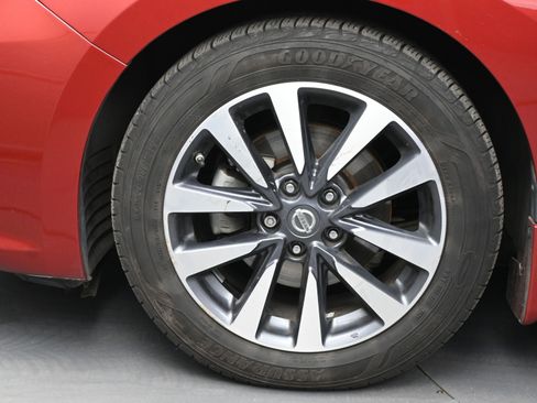 Used 2017 Nissan Altima 2.5 SL w/ 2.5 Technology Package image 23