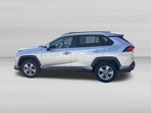 Used 2025 Toyota RAV4 XLE AWD/4WD image 8