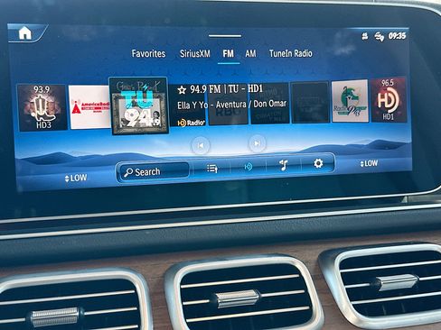 Used 2025 Mercedes-Benz GLS 450 4MATIC image 15