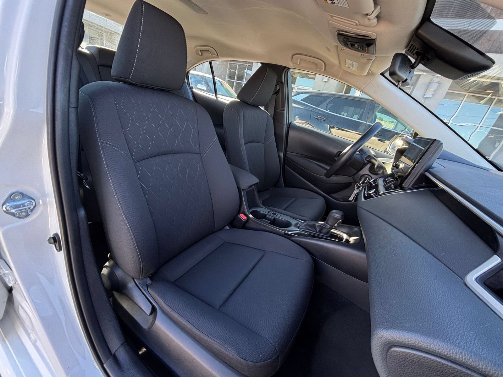 Used 2025 Toyota Corolla LE FWD image 34