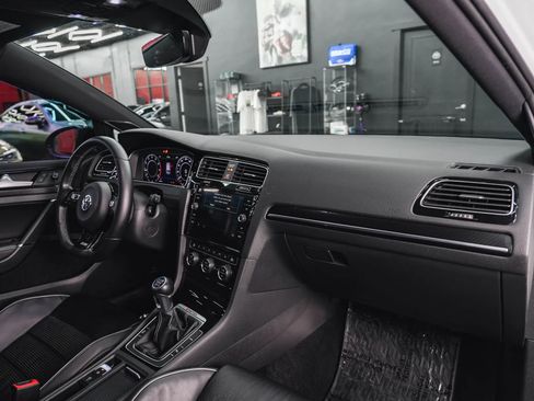 Used 2018 Volkswagen Golf R 4-Door image 52