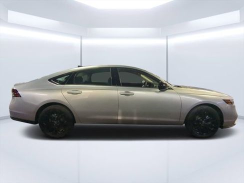 Used 2025 Honda Accord SE image 2