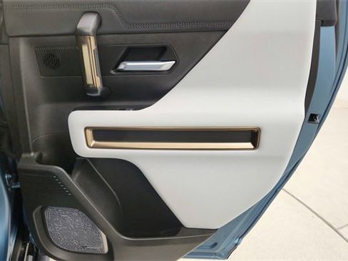 Used 2024 GMC Hummer EV 3X w/ Omega Edition image 27