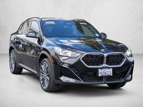 Used 2025 BMW X2 xDrive28i AWD/4WD image 3