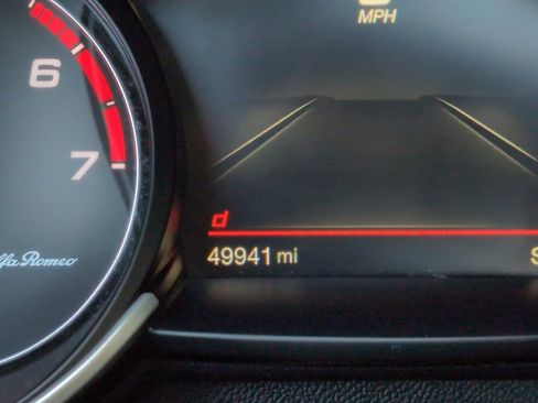 Used 2023 Alfa Romeo Giulia Veloce image 26