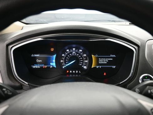 Used 2020 Ford Fusion SE FWD image 30
