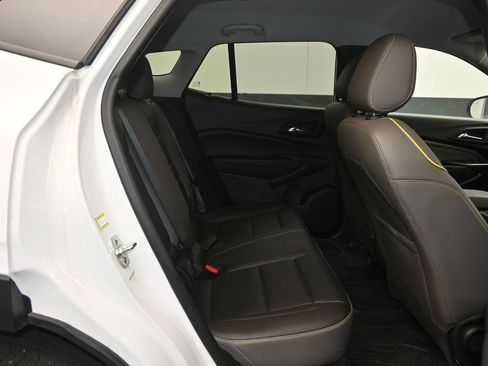 Used 2025 Chevrolet Trax ACTIV w/ Driver Confidence Package image 17